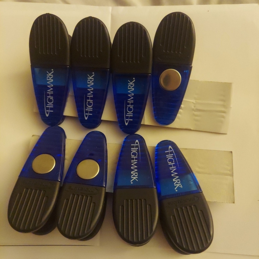 10 Magnetic clip